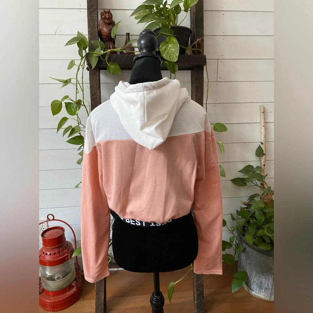 SweatyRocks: Cropped Pink and White Athletic Pullover Hoodie Sweatshirt